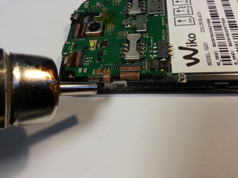 Chauffer la nappe du bouton power wiko iggy