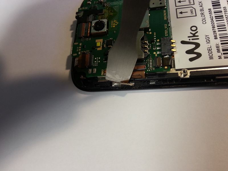 D&eacute;coller nappe du bouton power wiko iggy