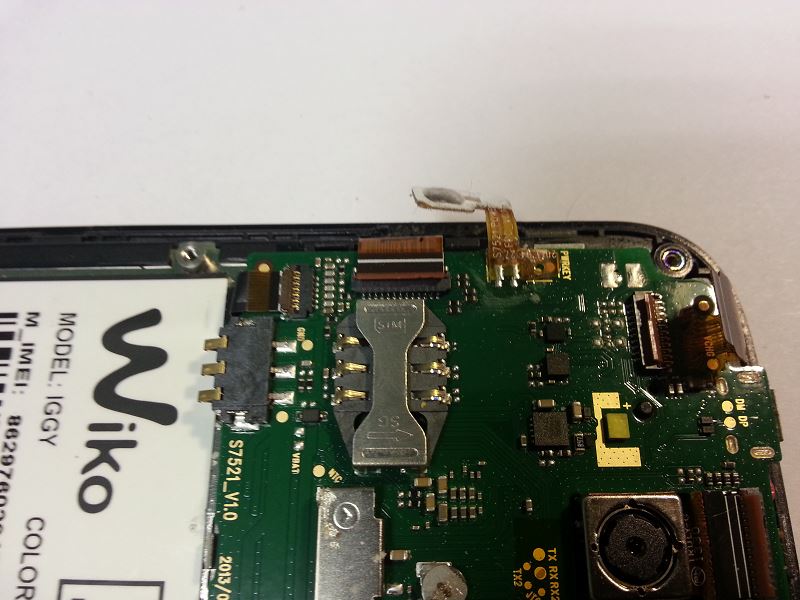 Lib&eacute;rer nappe du LCD wiko iggy