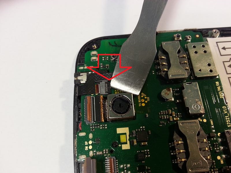 D&eacute;connecter la nappe du tactile du wiko iggy