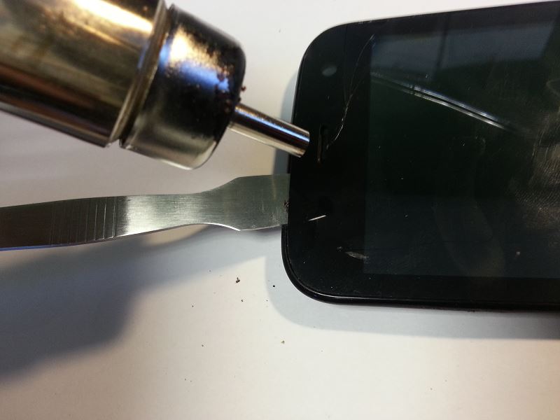 D&eacute;coller la vitre tactile du wiko iggy