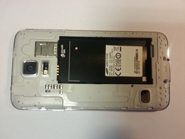 Guide de d&eacute;montage et r&eacute;paration du Samsung Galaxy S5 SM-G900F &eacute;tape 3