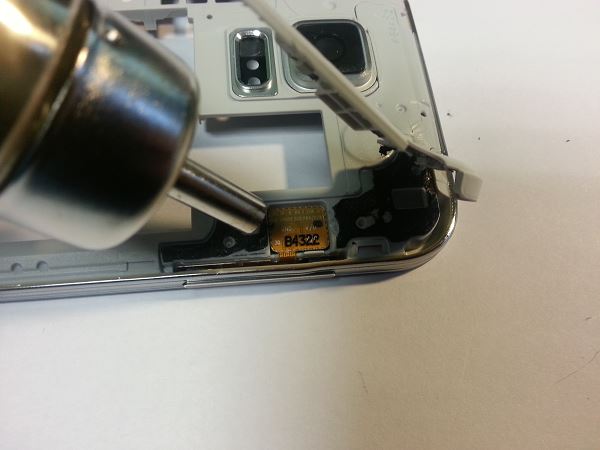 Guide de d&eacute;montage et r&eacute;paration du Samsung Galaxy S5 SM-G900F &eacute;tape 31